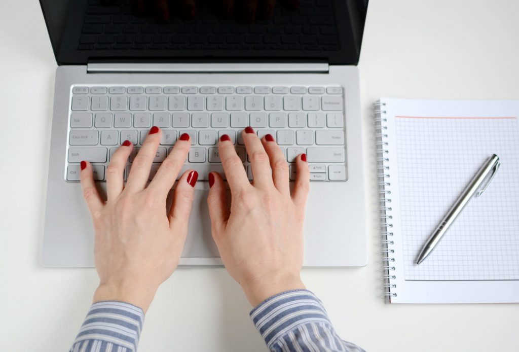 cómo usar conectores en español